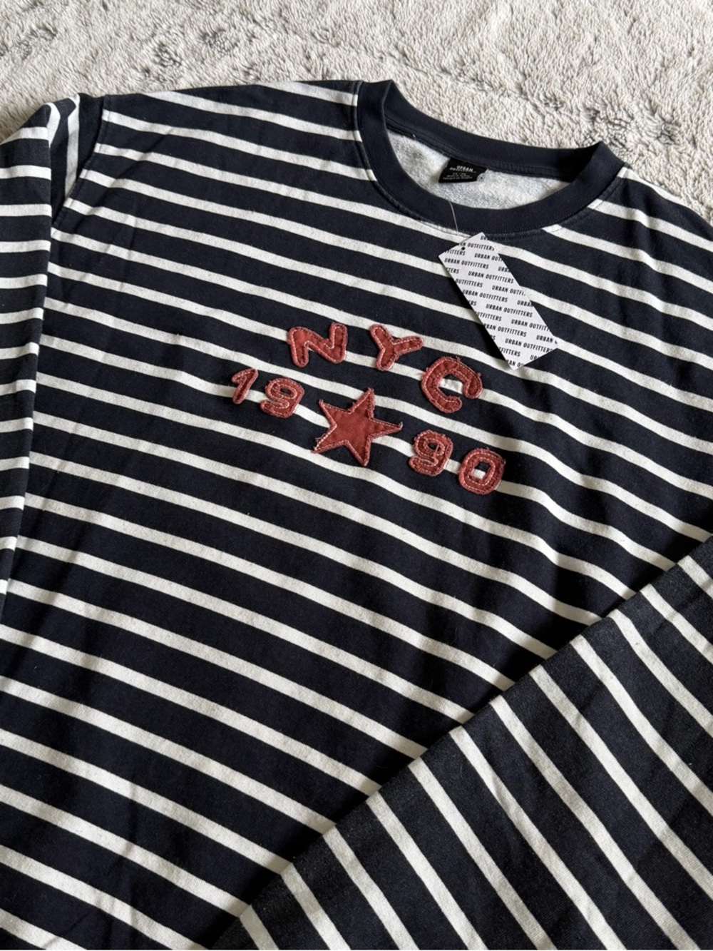 BDG Urban Outfitters NYC 1990 appliqué stripe crew neck sweatshirt Size XL NWT